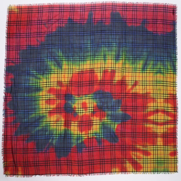 New w/ tags $450 Burberry Rainbow Tie-Dye Print Wool/Silk Scarf, size 55x55 - Picture 5 of 5